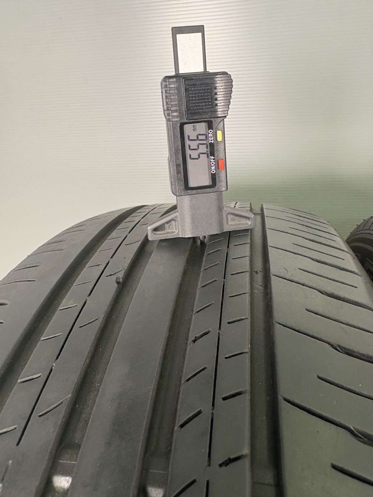 60R18 ダンロップ