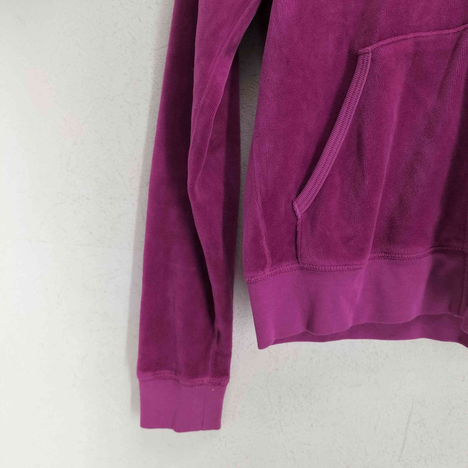 ジューシークチュール JUICY COUTURE バックプリント クロップド 