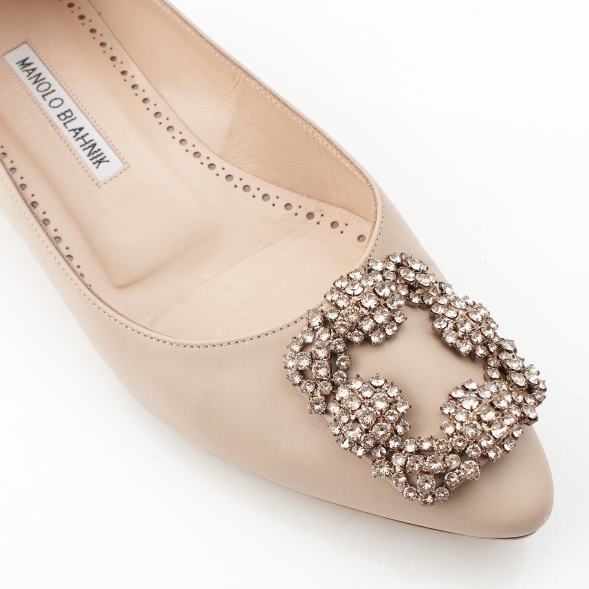 マノロブラニク ハンギシ レザー ビジュー フラット パンプス ピンク