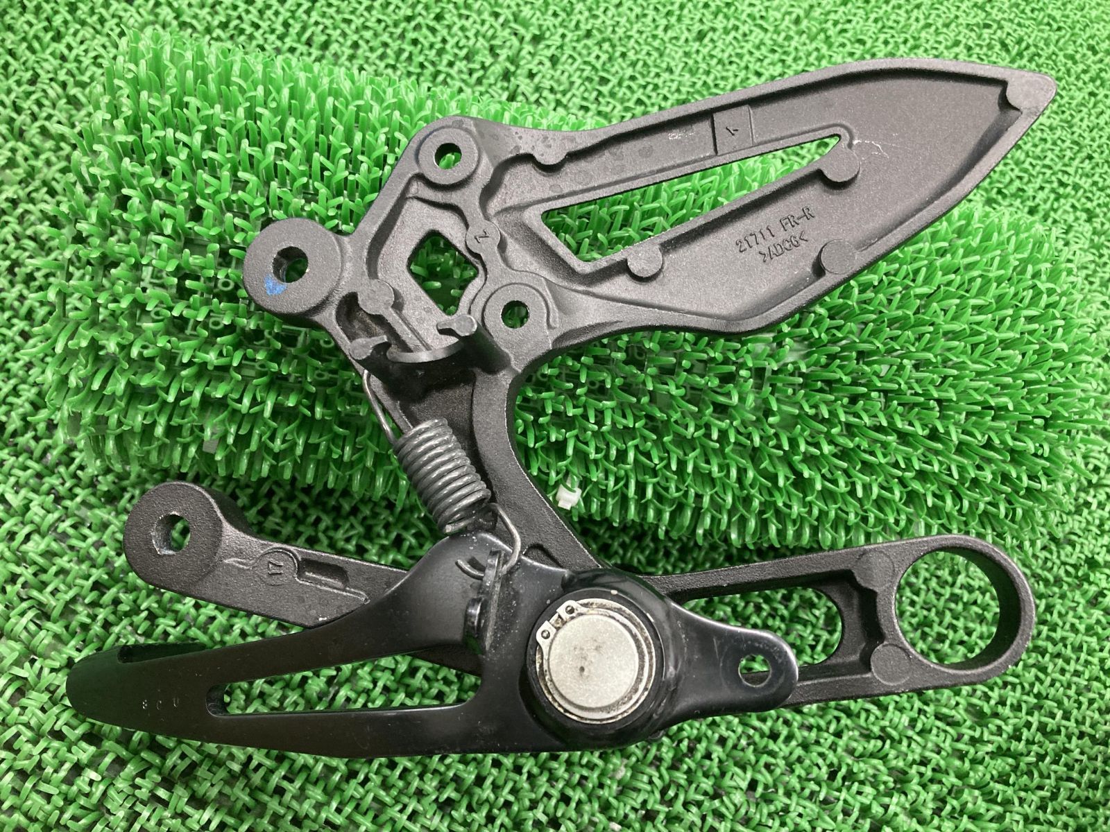 GSX-S1000F ステップ 右 21711 スズキ 純正 バイク 部品 GT79A GT79B 
