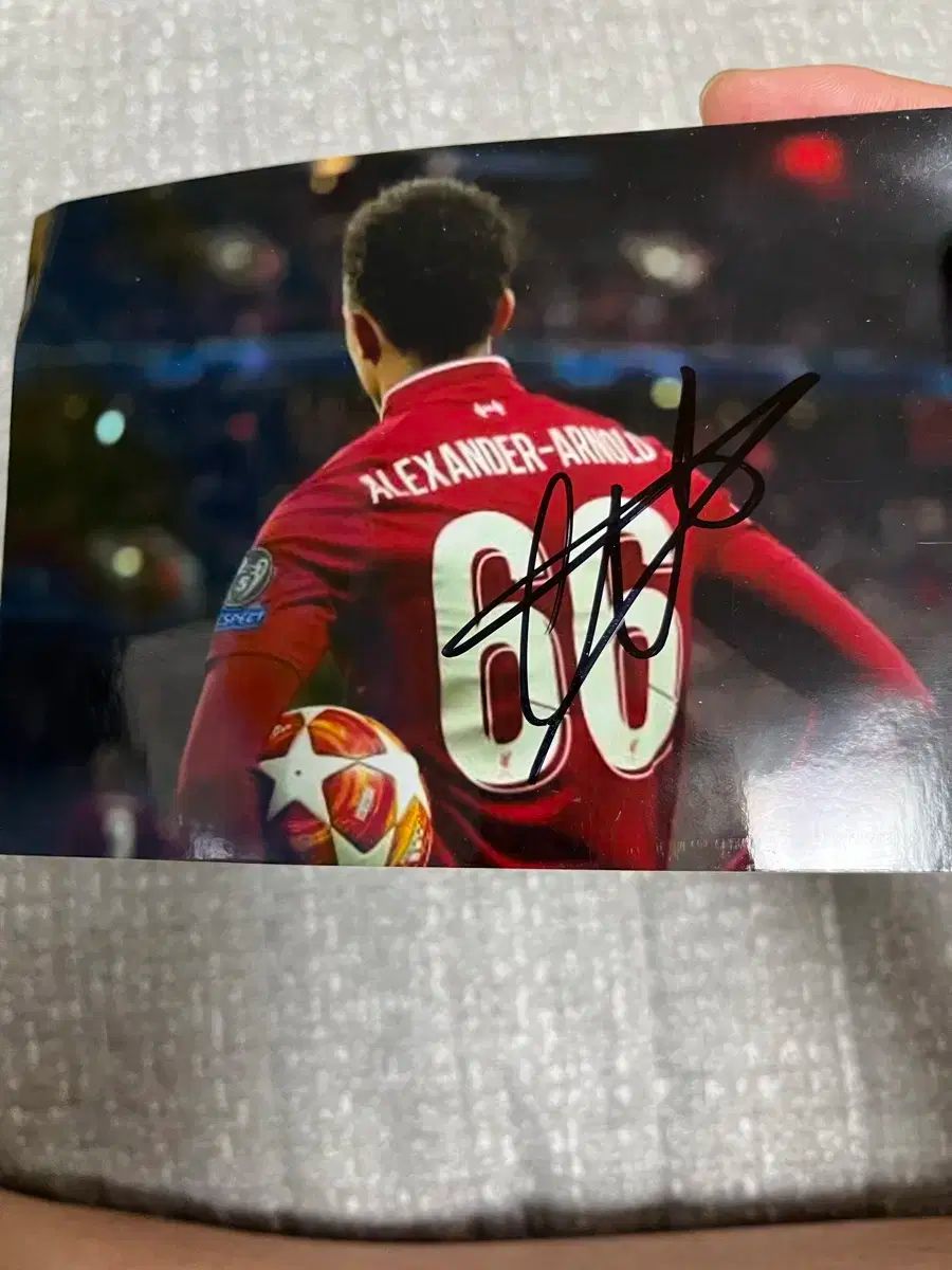 リバプール　アーノルド　フォト　サイン入り リバプール アーノルド フォト サイン入り Trent Alexander-Arnold