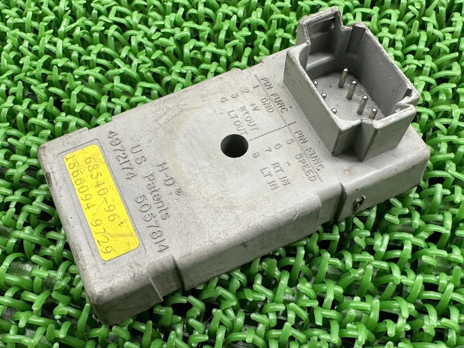 ウインカーモジュール 68540-96 ハーレー 純正 96-00ビッグツイン 96-03スポーツスター ターンシグナルキャンセラー gT