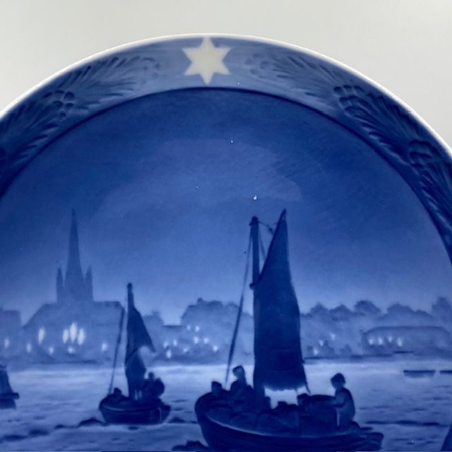 フランス語】ロイヤルコペンハーゲンイヤープレート1930〈漁船〉