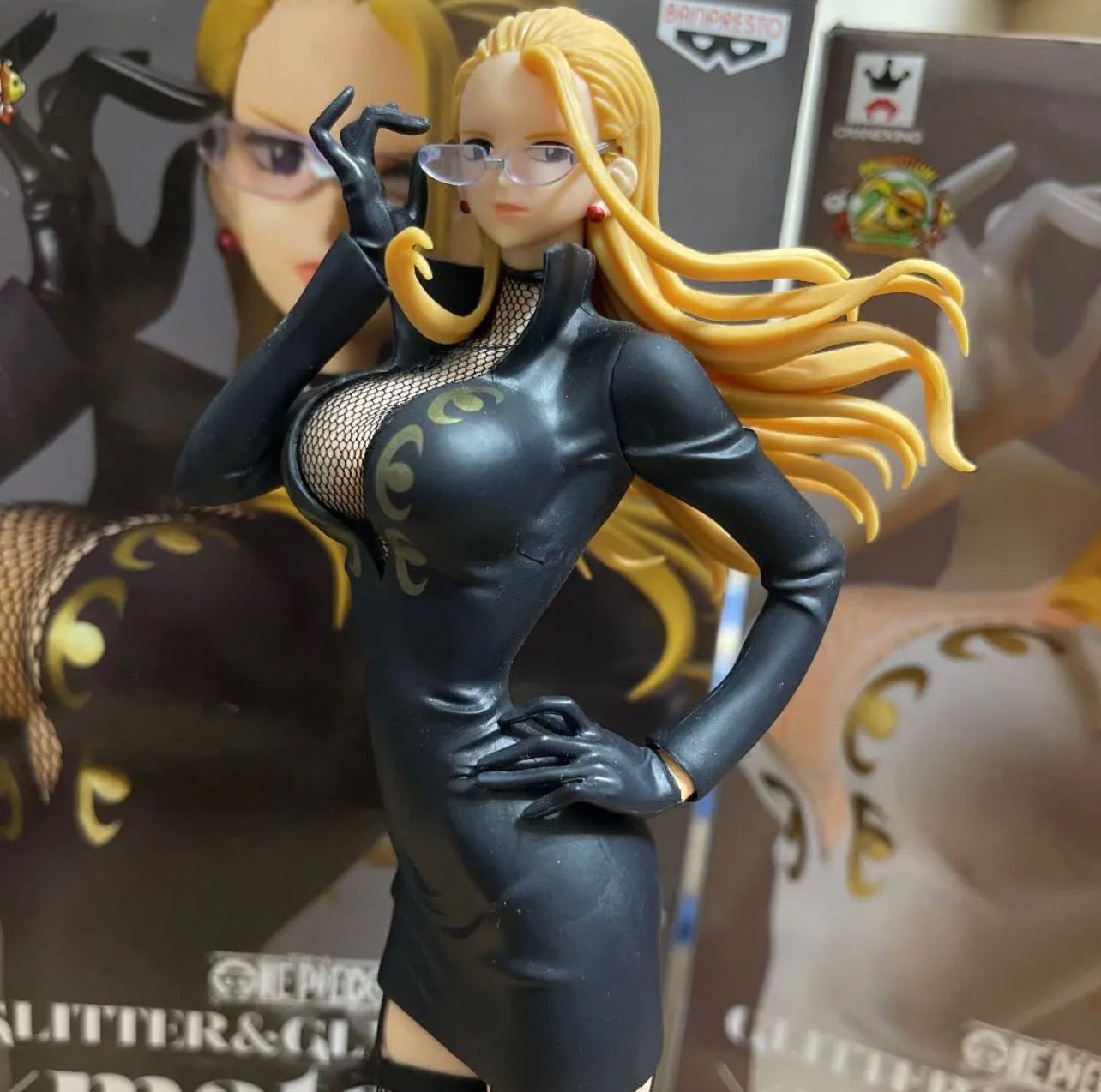 ワンピースカリファ－フィギュア二体 ワンピース GLITTER & GLAMOURS ×materia -CARIFA- カリファ 2体
