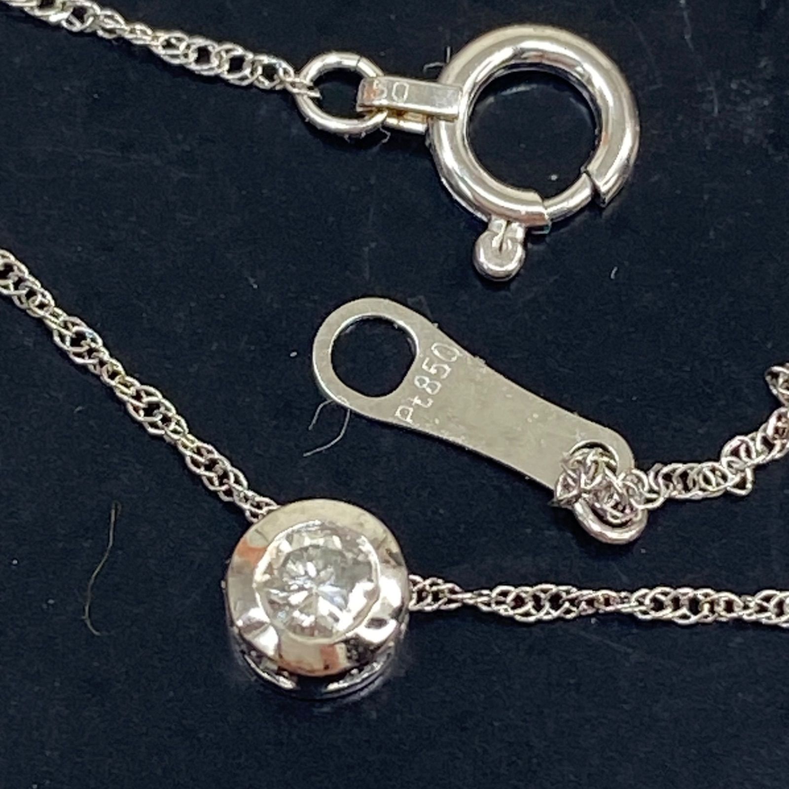 Pt900/Pt850 天然ダイヤモンド0.07ct スクリュー 華奢ネックレス 