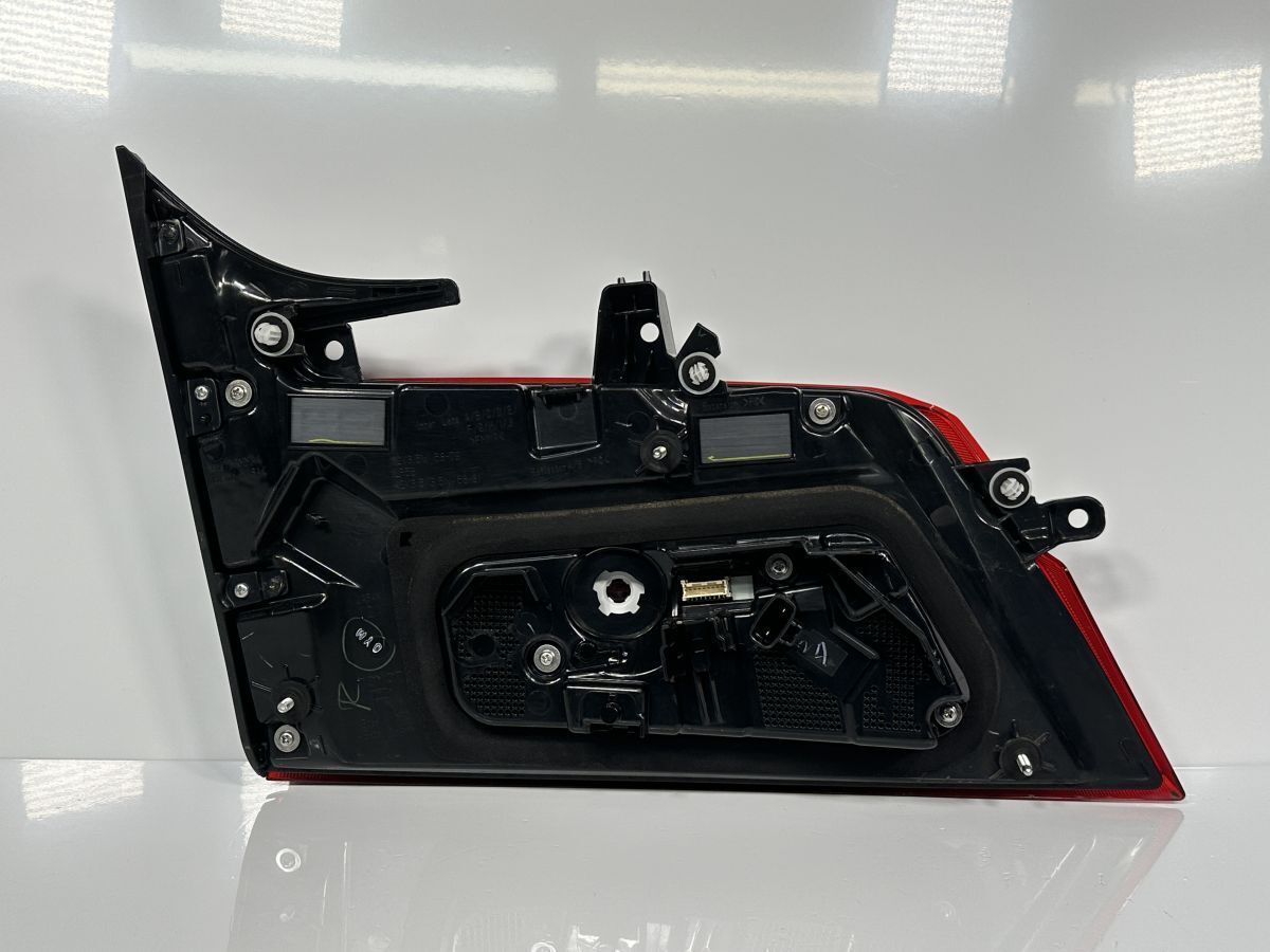 純正 右フィニッシャーランプ