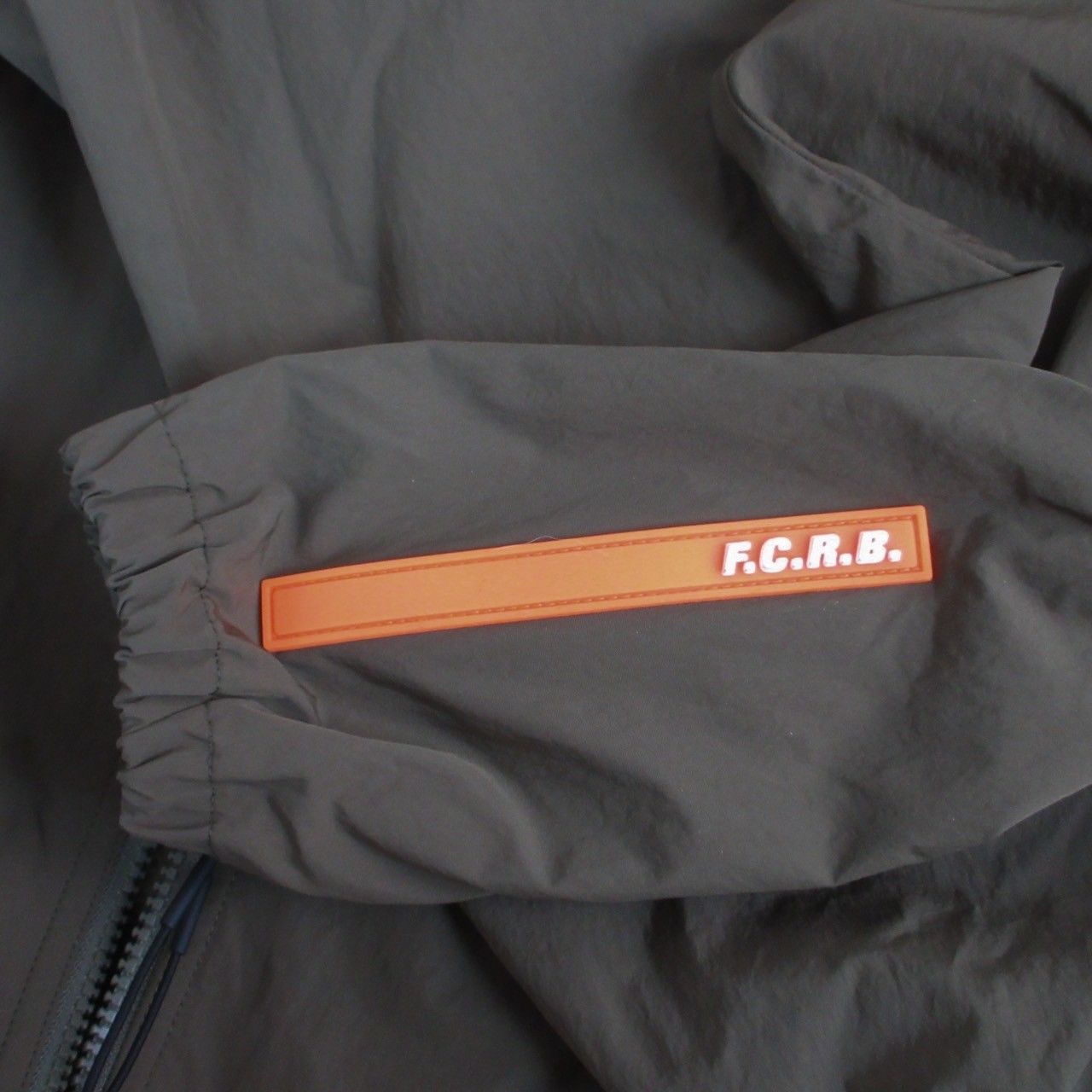 F.C.R.B. エフシーアールビー 19AW BIG EMBLEM STAND COLLAR BLOUSON FCRB-192056  ビッグエンブレムスタンドカラーブルゾン /TNT - メルカリ