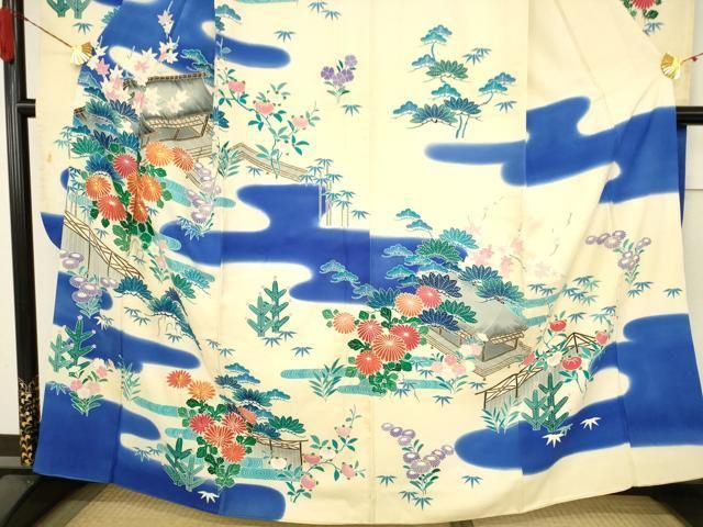 平和屋着物○豪華振袖 駒刺繍 雲重ね草花文 金彩 正絹 逸品 AAAY7394ck