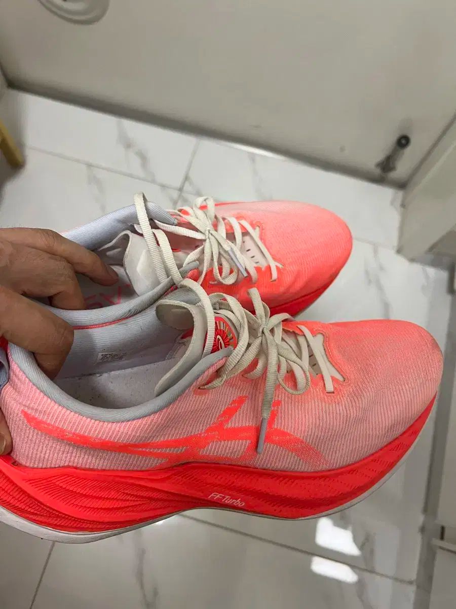 Asics アシックス スーパーブラスト 1 270 ランニングシューズ マラソンスニーカー