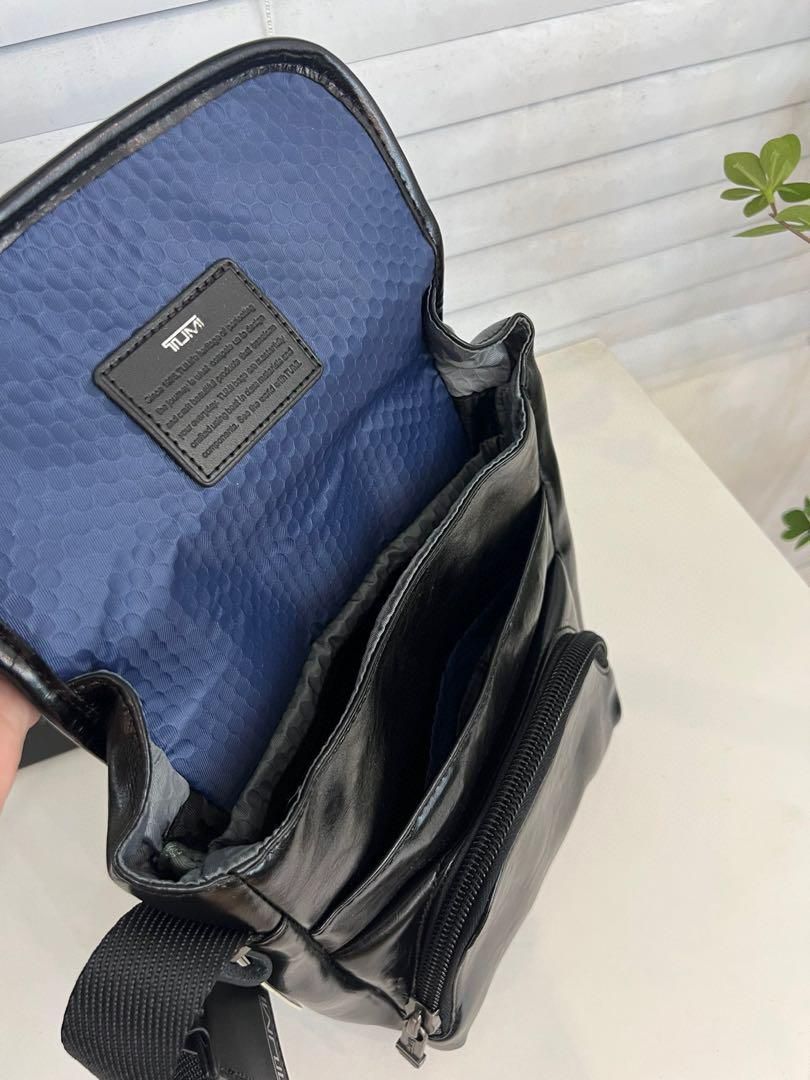 新品 TUMI アルファ ブラボー バートン クロスバッグ 932306 ブラック 