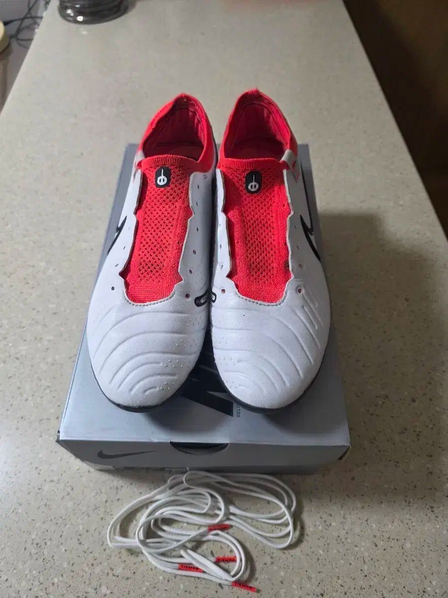 ナイキ ティエンポ10 エリート AG 265