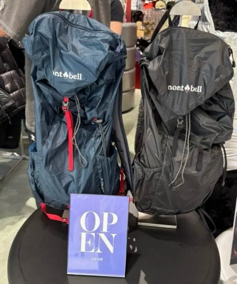 モンベル バーサライト 20L ほぼ