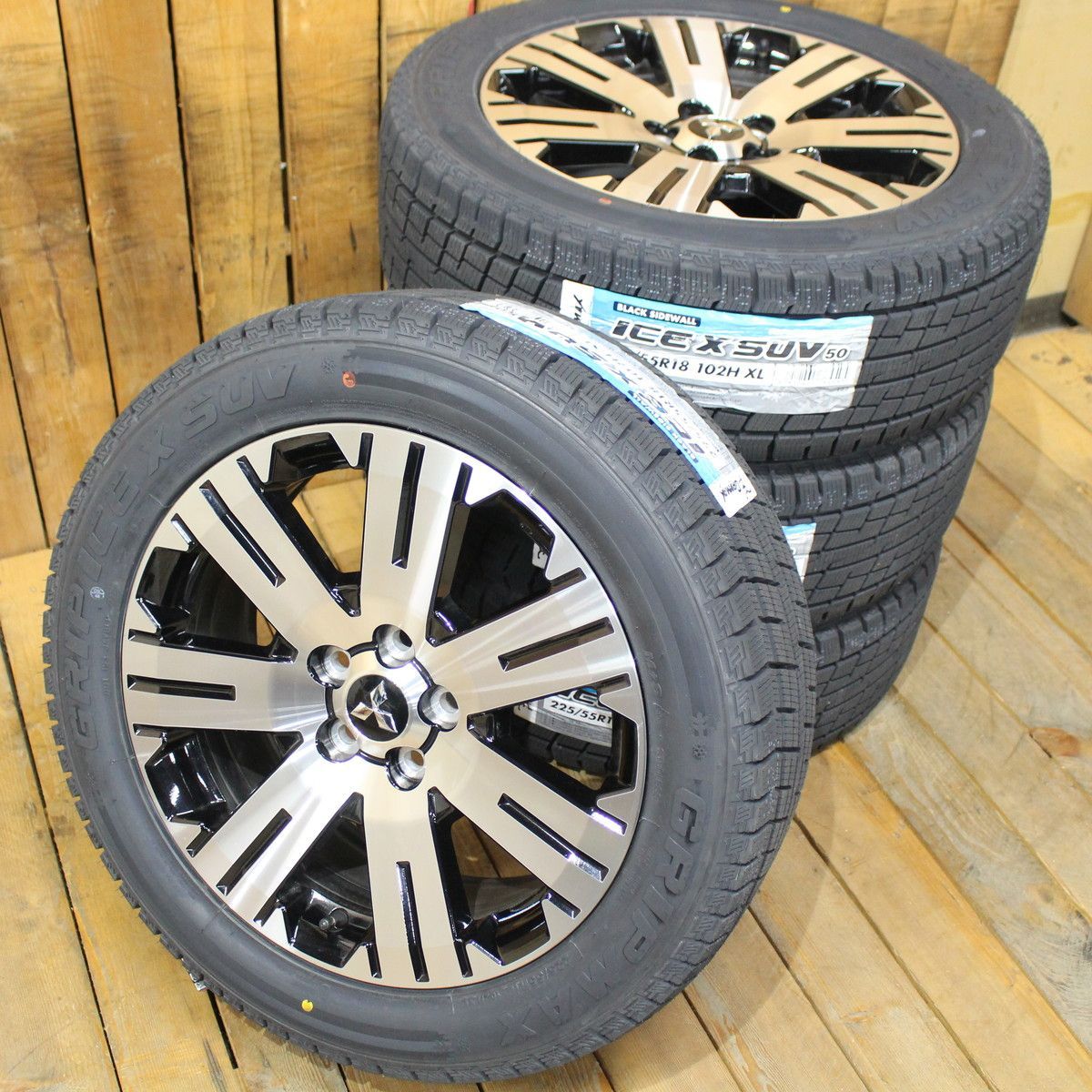 2025年製造 MITSUBISHI デリカD5 純正 18インチ グリップマックス