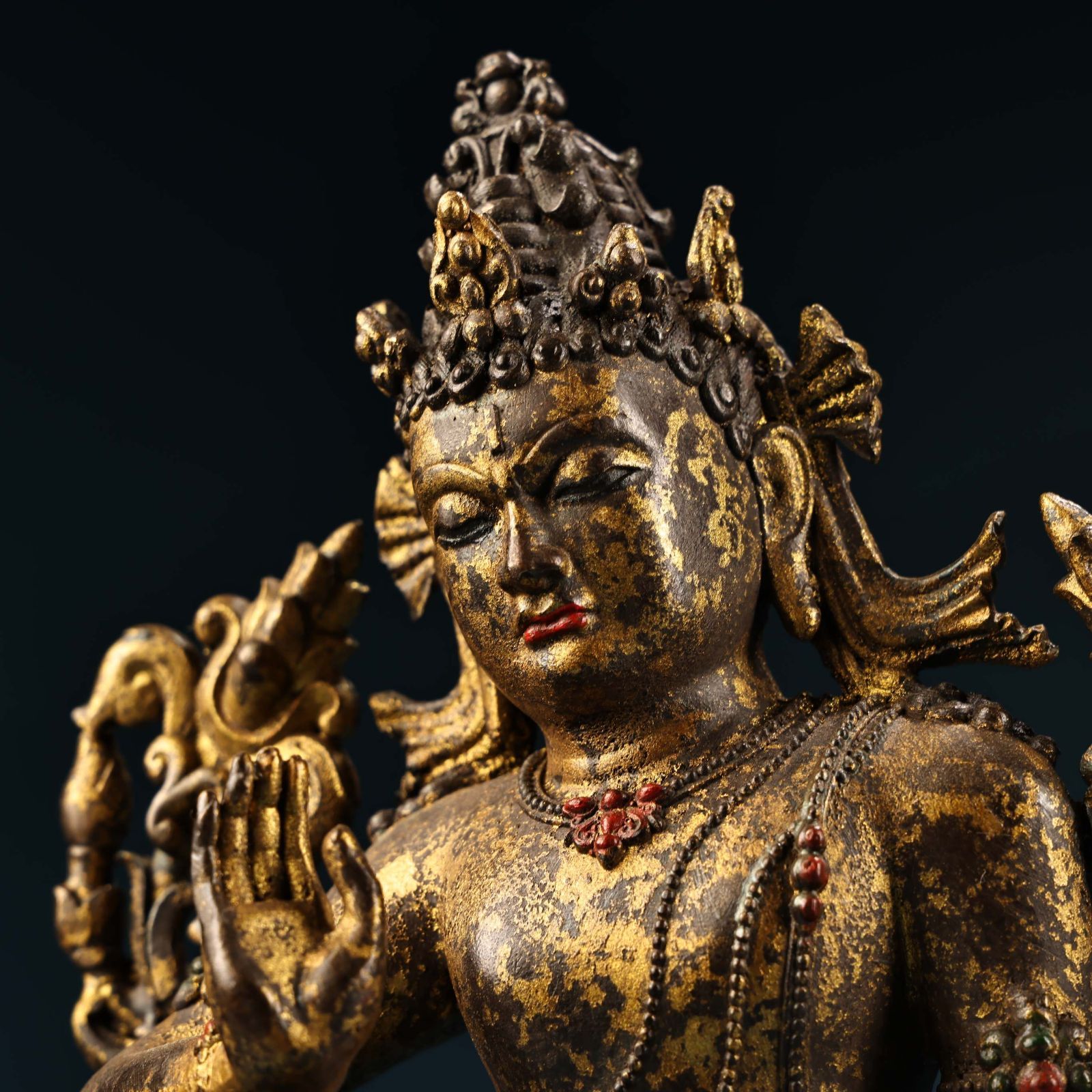 旧家蔵出し 銅製 泥金 浮彫 鏨刻 自在觀音像 仏像 密宗密教 供養品 古