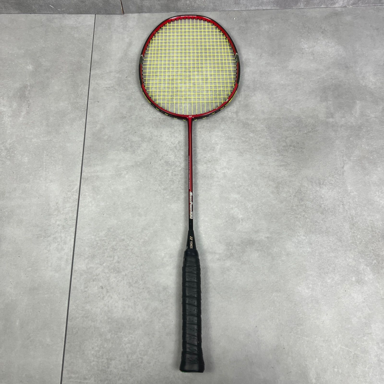 YONEX