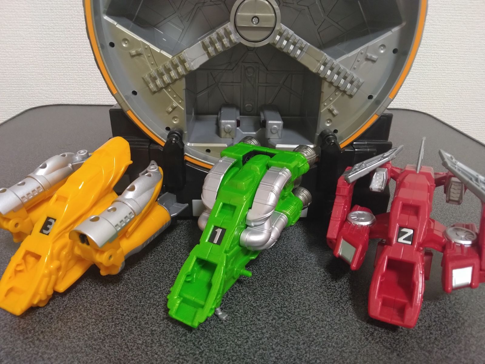 仮面ライダーW 回転換装ベース DX リボルギャリー - メルカリ