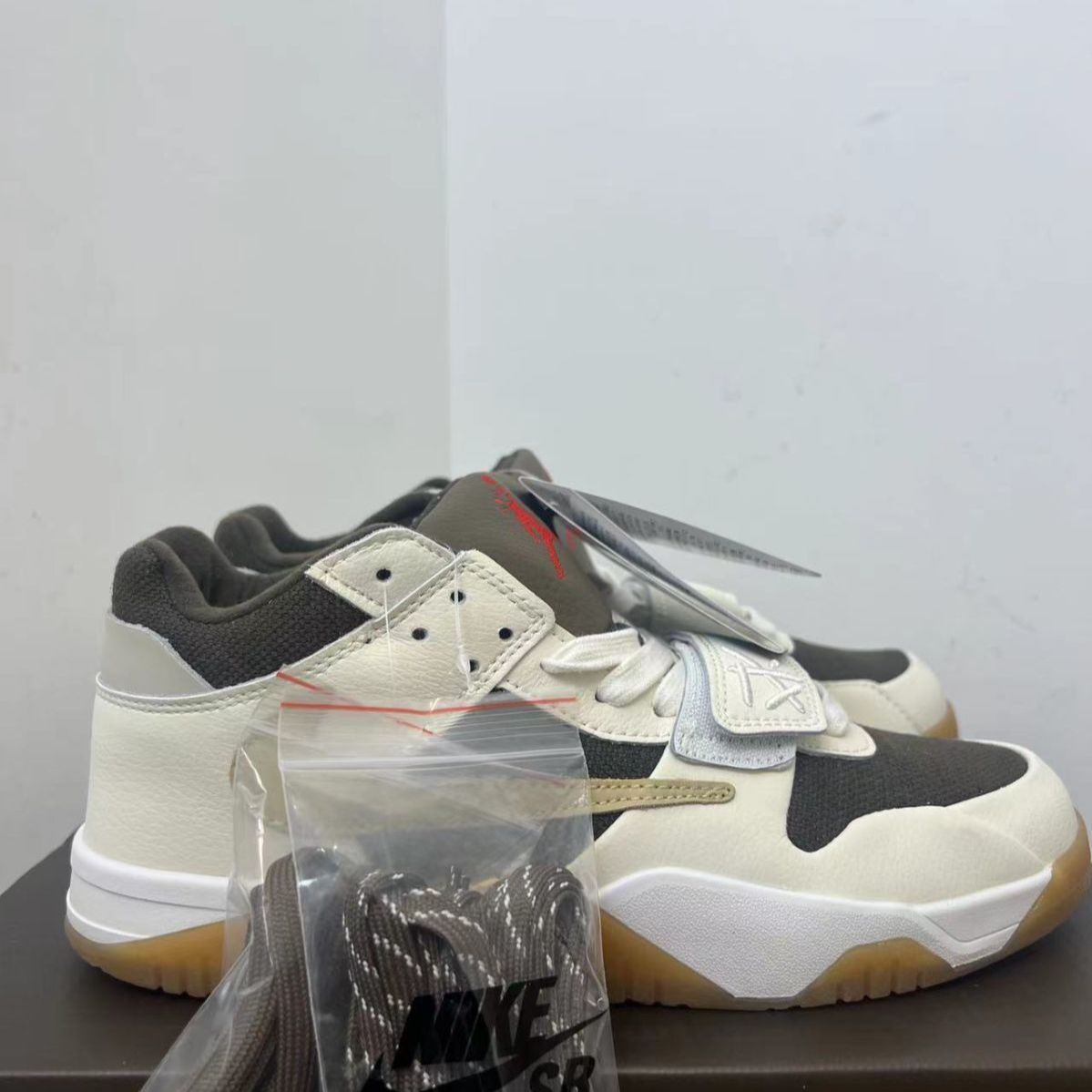 新品未使用 ナイキ Travis Scott x  Jordan jumpman jack TR スニーカー