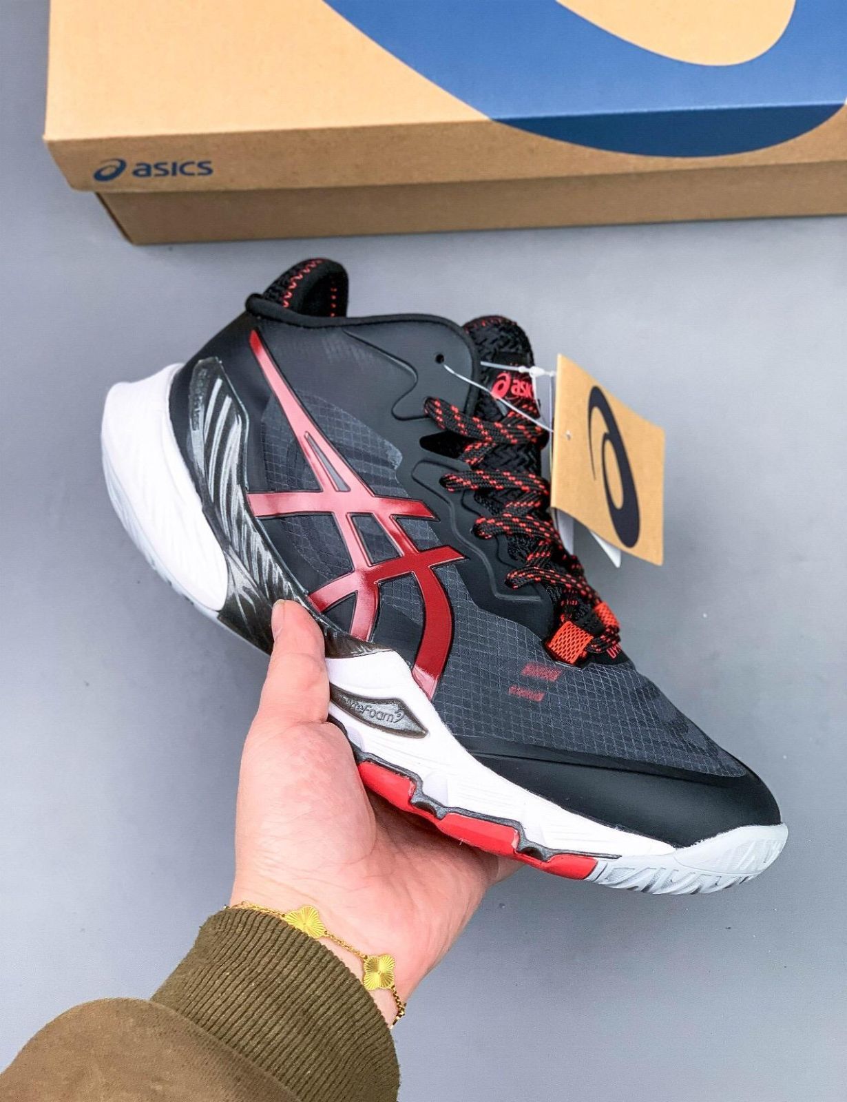 新品 ASICS バレーボールシューズ Metarise メタライズ - メルカリ