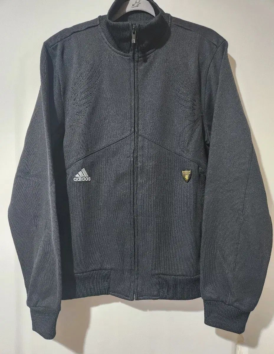 adidas(アディダス) リヴァプール ゴールド レア ジャージ adidas(アディダス) リヴァプール ゴールド レア ジャージ