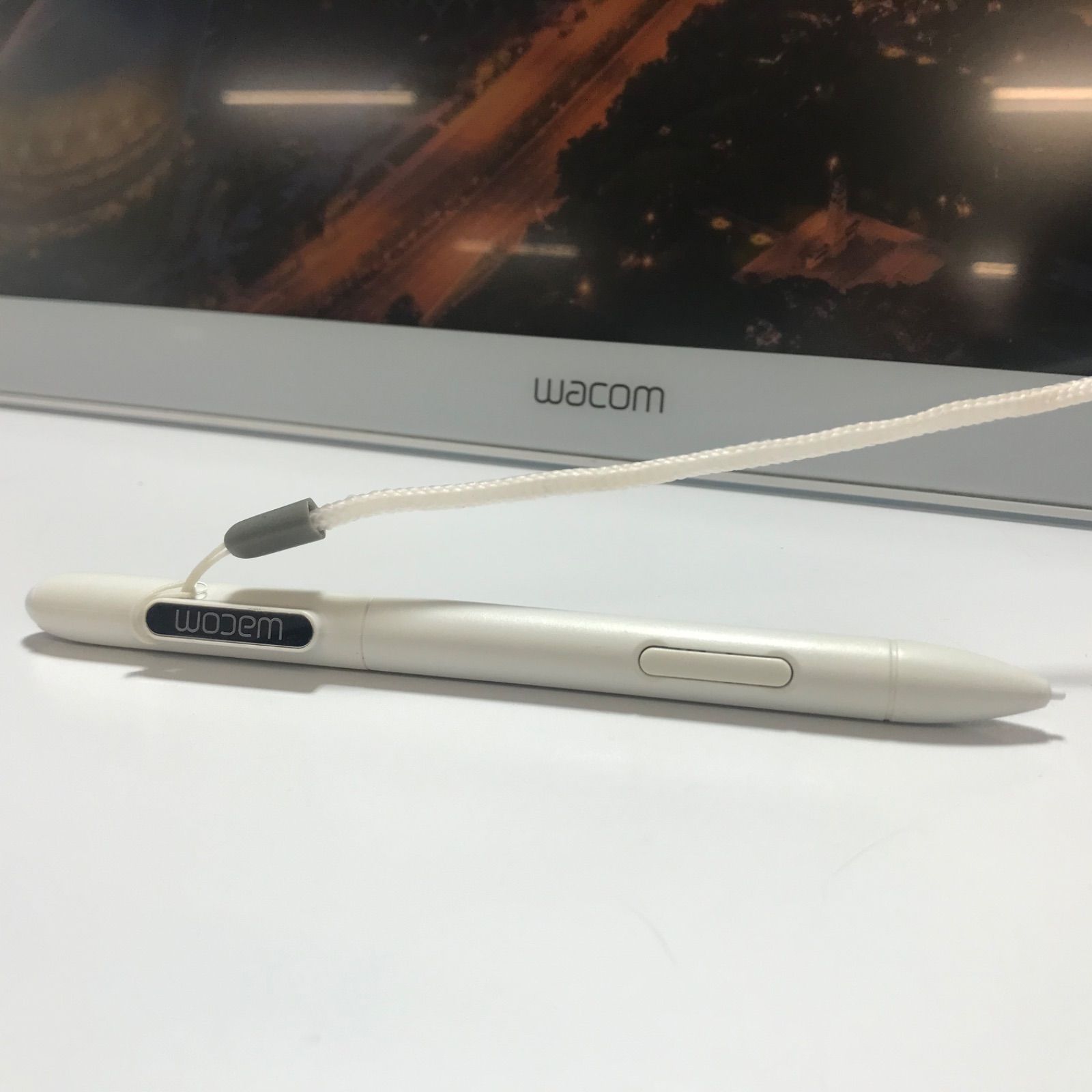 □Wacom 液晶ペンタブレット 23.8型・フルHD対応液晶モデル DTK-2451/L