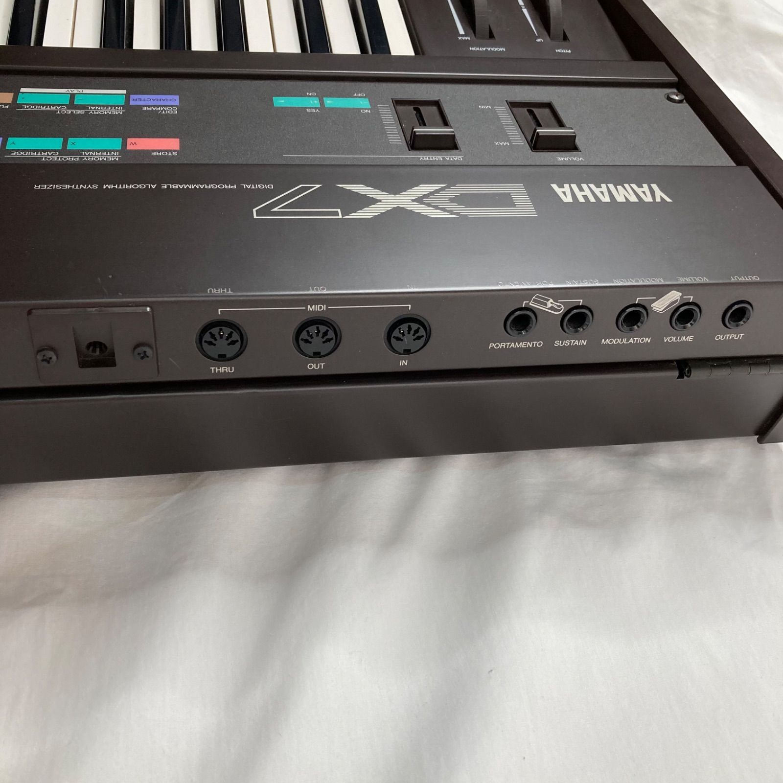 YAMAHA シンセサイザー DX7S 純正ソフトケースとROM付き美品 YAMAHA DX7S◇シンセサイザー◇状態良好・取説、ソフトケース付き