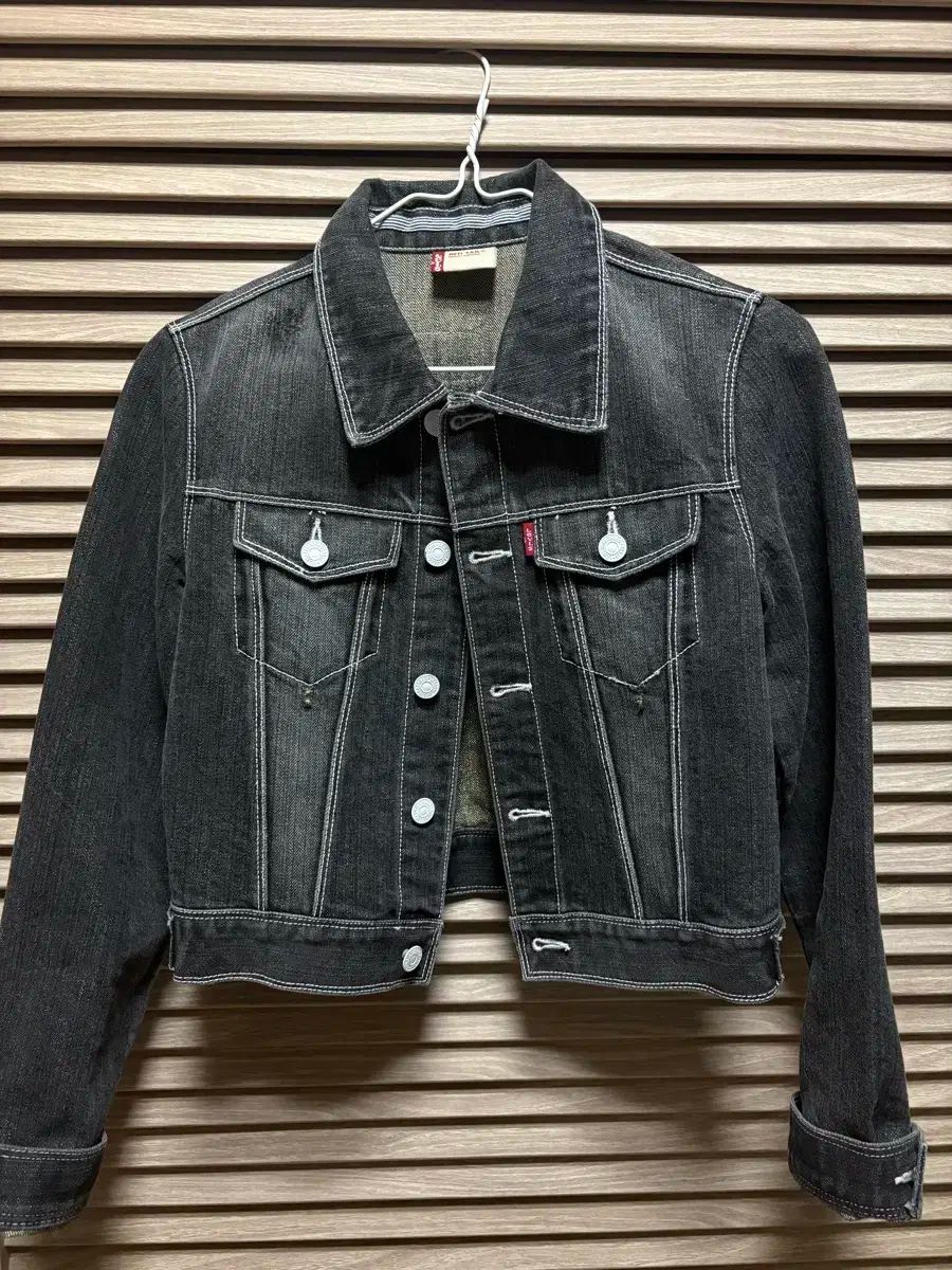 リーバイス ブラックデニムジャケット