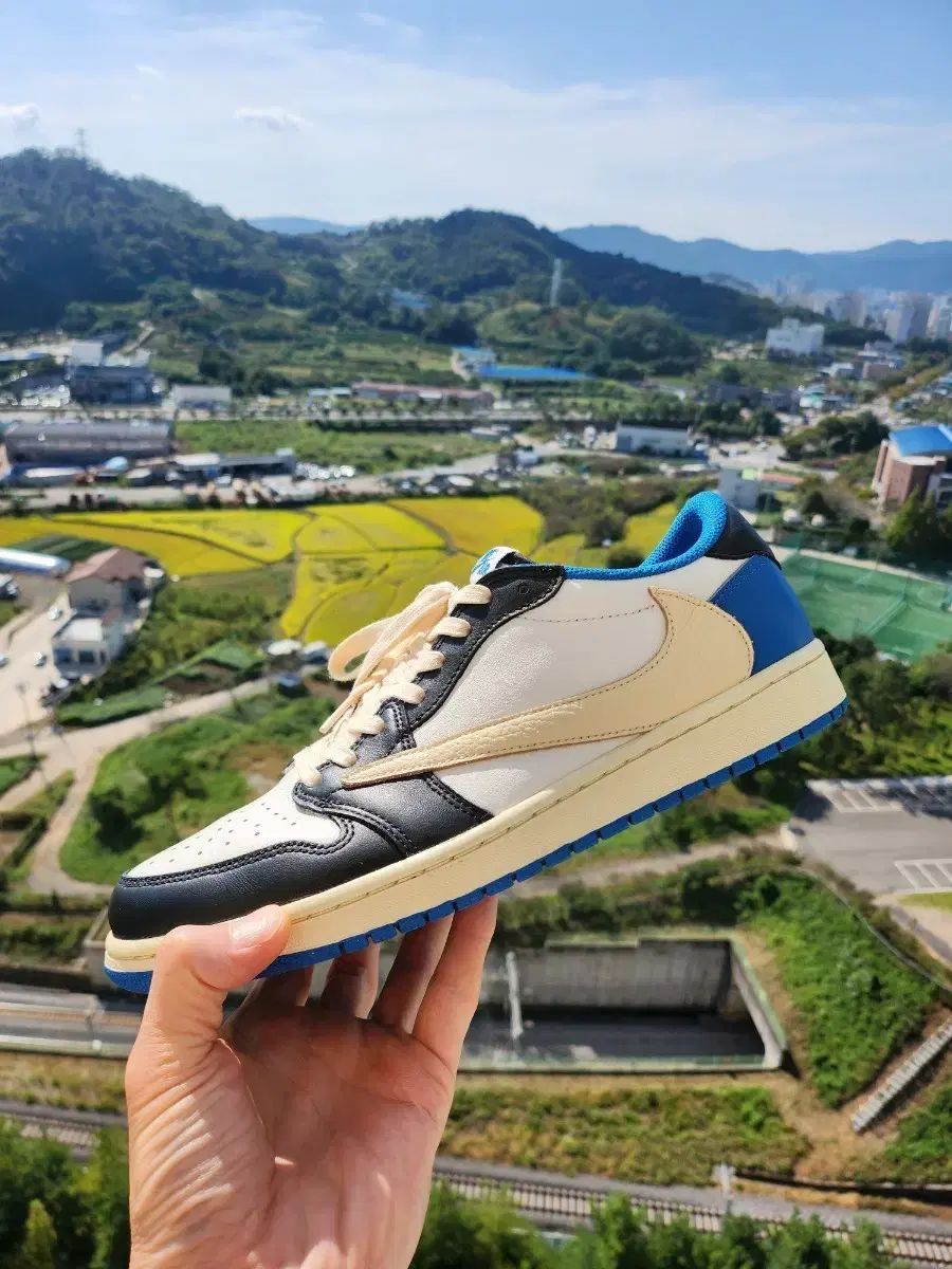 ジョーダン 1 x トラヴィス SCOTT スコット フラグメント レトロ ロー OG SP ミリタリー