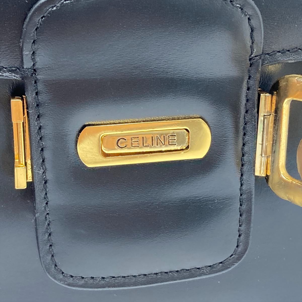 CELINE セリーヌショルダーバッグ馬車ロゴ型押し ホースキャリッジ CELINE セリーヌ 馬車 ホースキャリッジ レザー クロスボディ