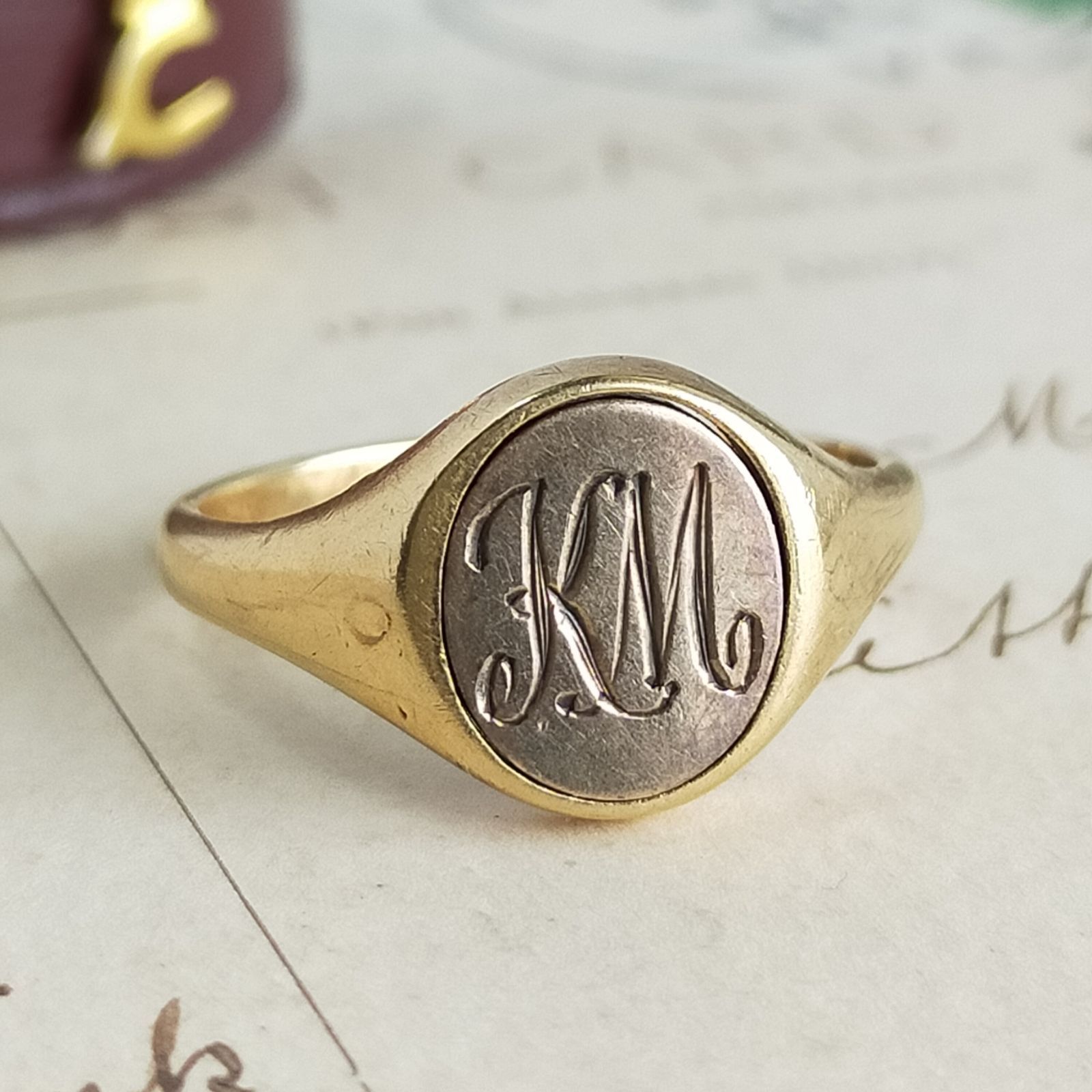 英国製 9金 80s ヴィンテージ イニシャル M シグネット リング 8号 英国製 9金 80s ヴィンテージ イニシャル M シグネット リング 8