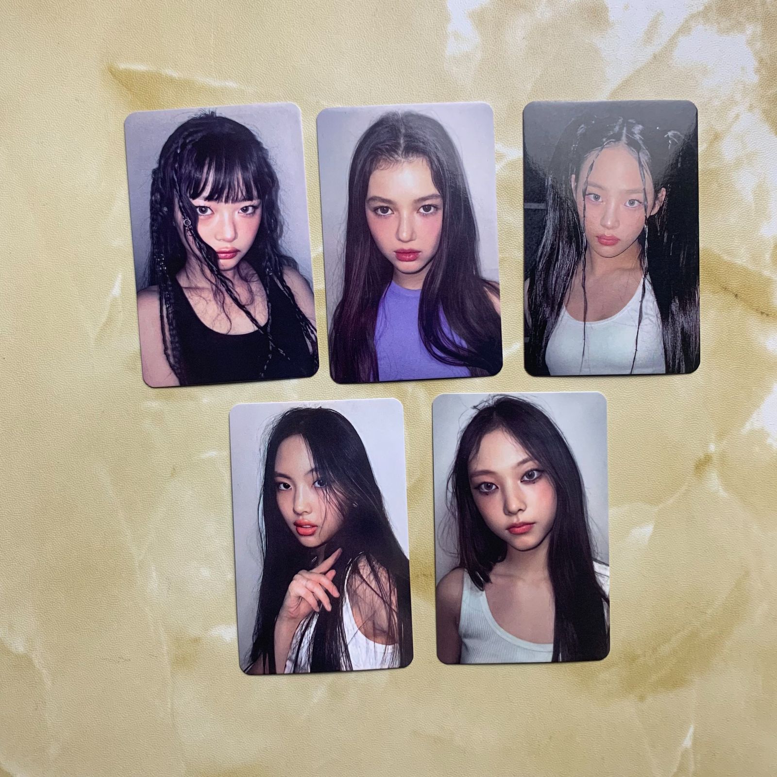 匿名配送 NewJeans sbs 歌謡大祭典 ダニエル サノク 人気歌謡 公開放送トレカ 5枚 コンプ セット