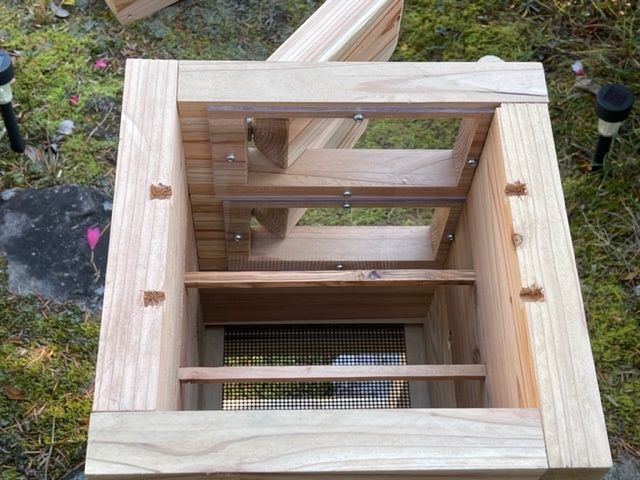 日本みつばち用 飼育箱 重箱式巣箱 観察窓3窓付 三角バーすのこ 3段セット