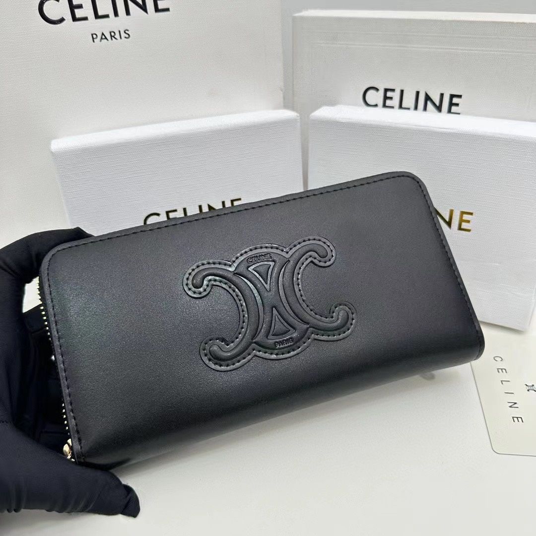 【直営・関税送料込】Celine ベルヌイユ メタルトゥ ジ ギフトにも【CELINE】TRIOMPHE ラインストーン ネックレス 2色