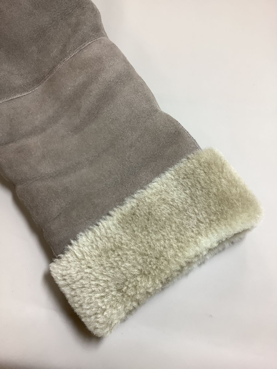 23区 薄茶色ムートンコート