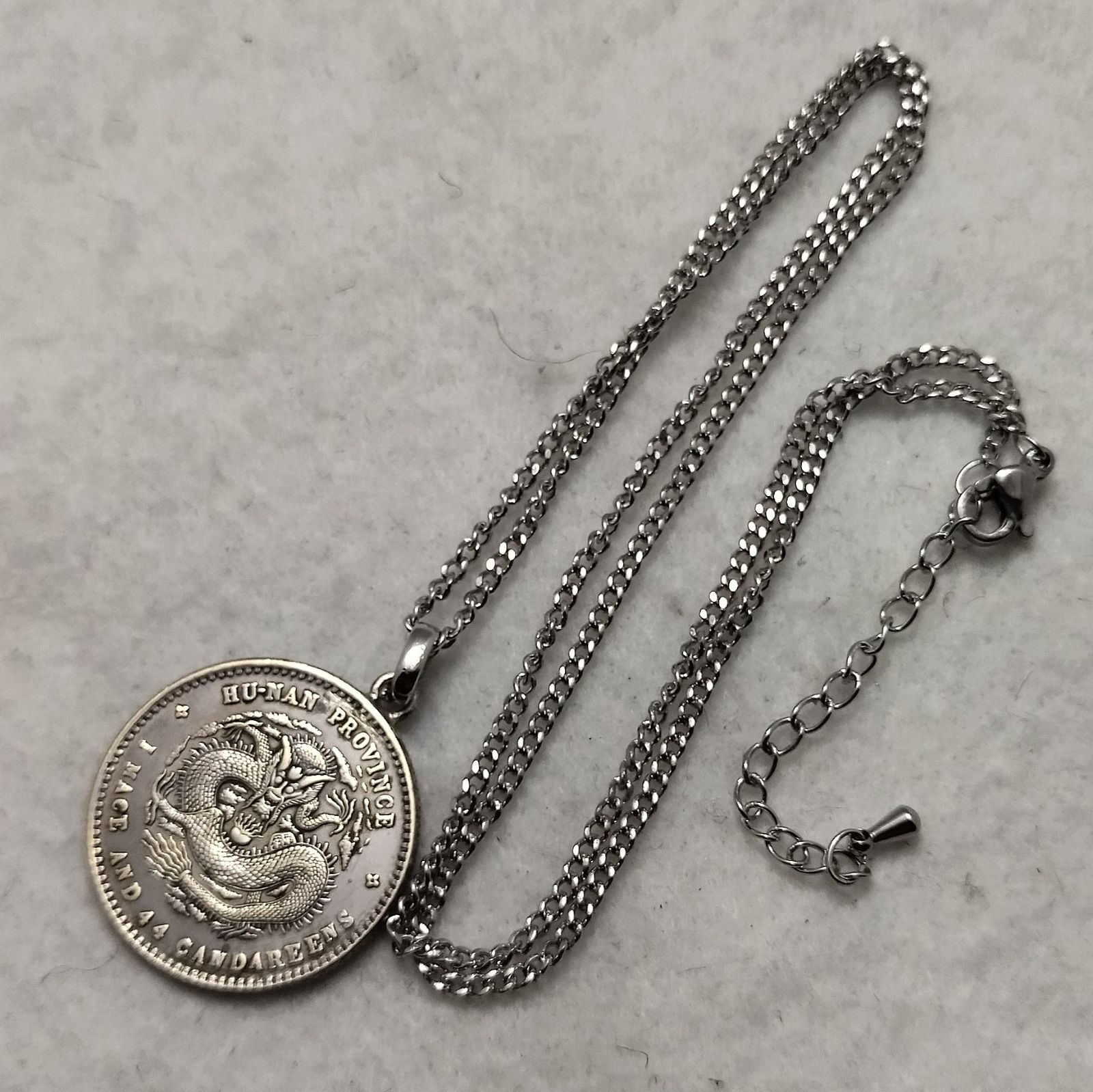 真珠を銜えるドラゴン 中国のコインネックレス 鎖 - ネックレスの人気通販 | minne