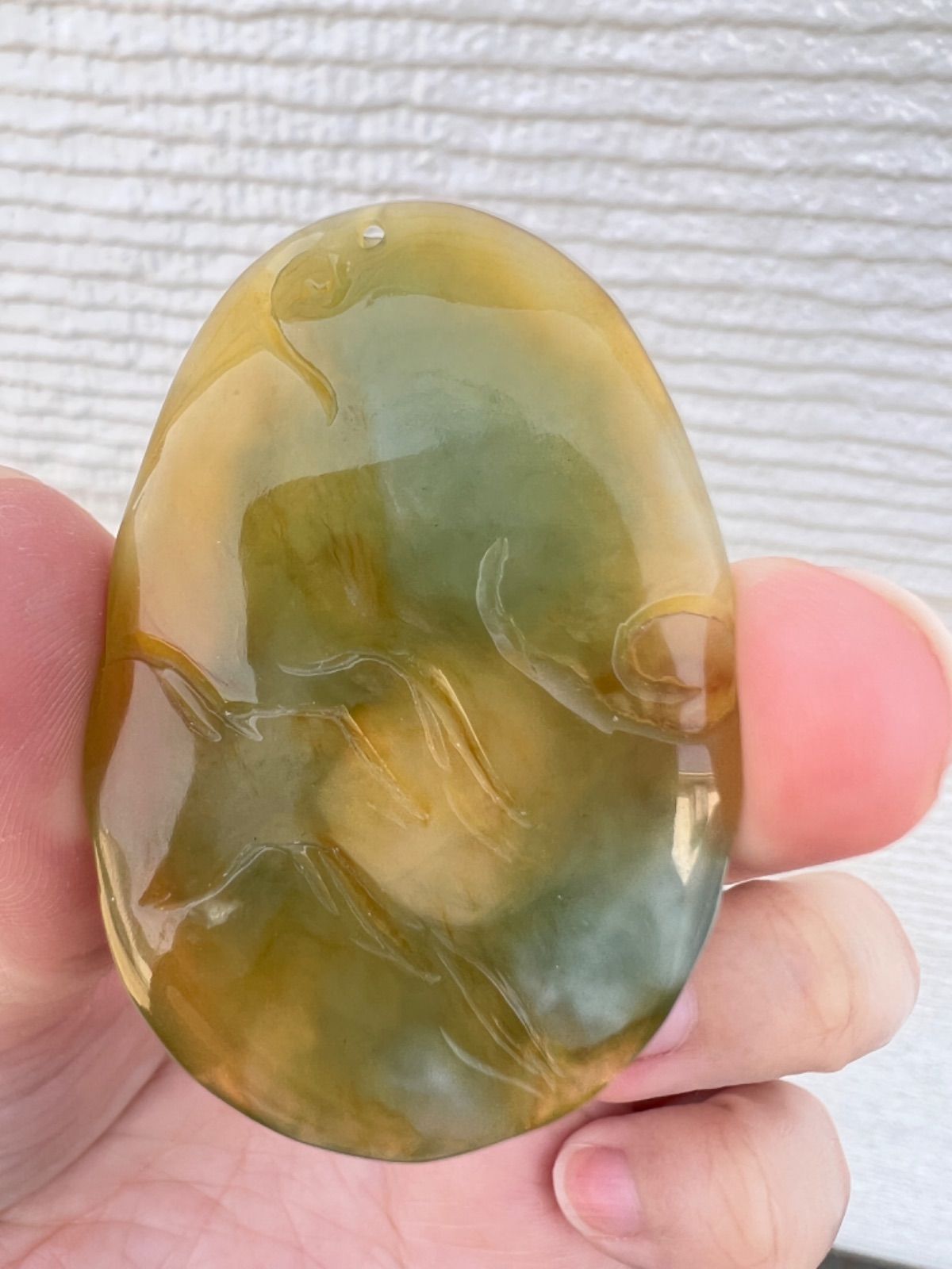 天然岫岩玉 山水風景 彫りペンダン 花玉 精工彫刻 - メルカリ