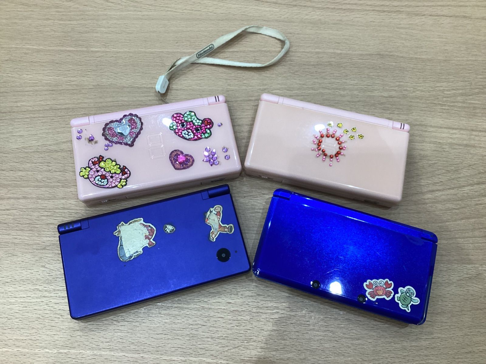 【カマンベール】 3DS DSセット売り KA924 ニンテンドーds lite・DSi・3DS 本体4台セット＋おまけ
