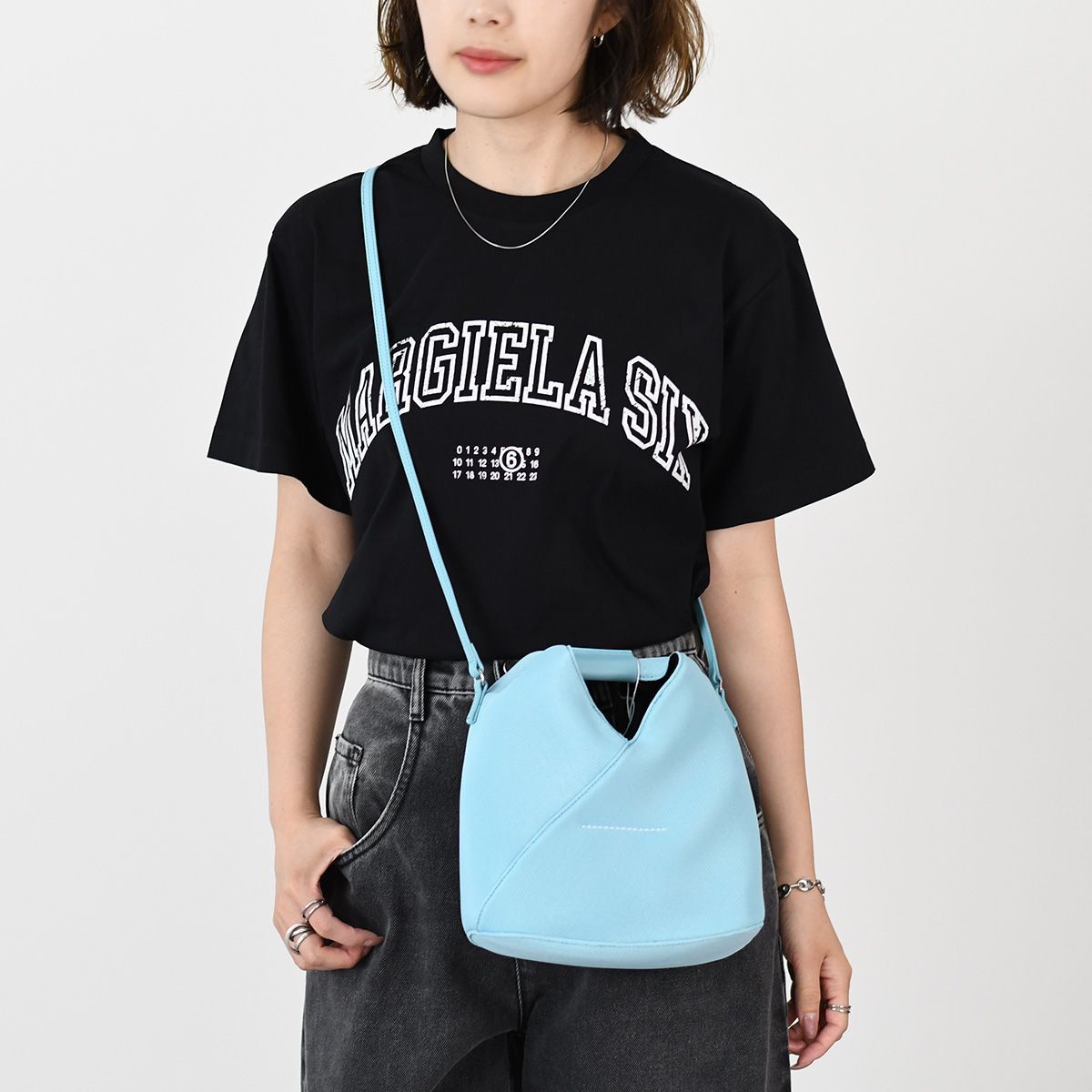MM6 ジャパニーズ メッシュ ショルダーバッグ SB6WD0026 P6414 MM6 ジャパニーズ メッシュ ショルダーバッグ SB6WD0026 P6414