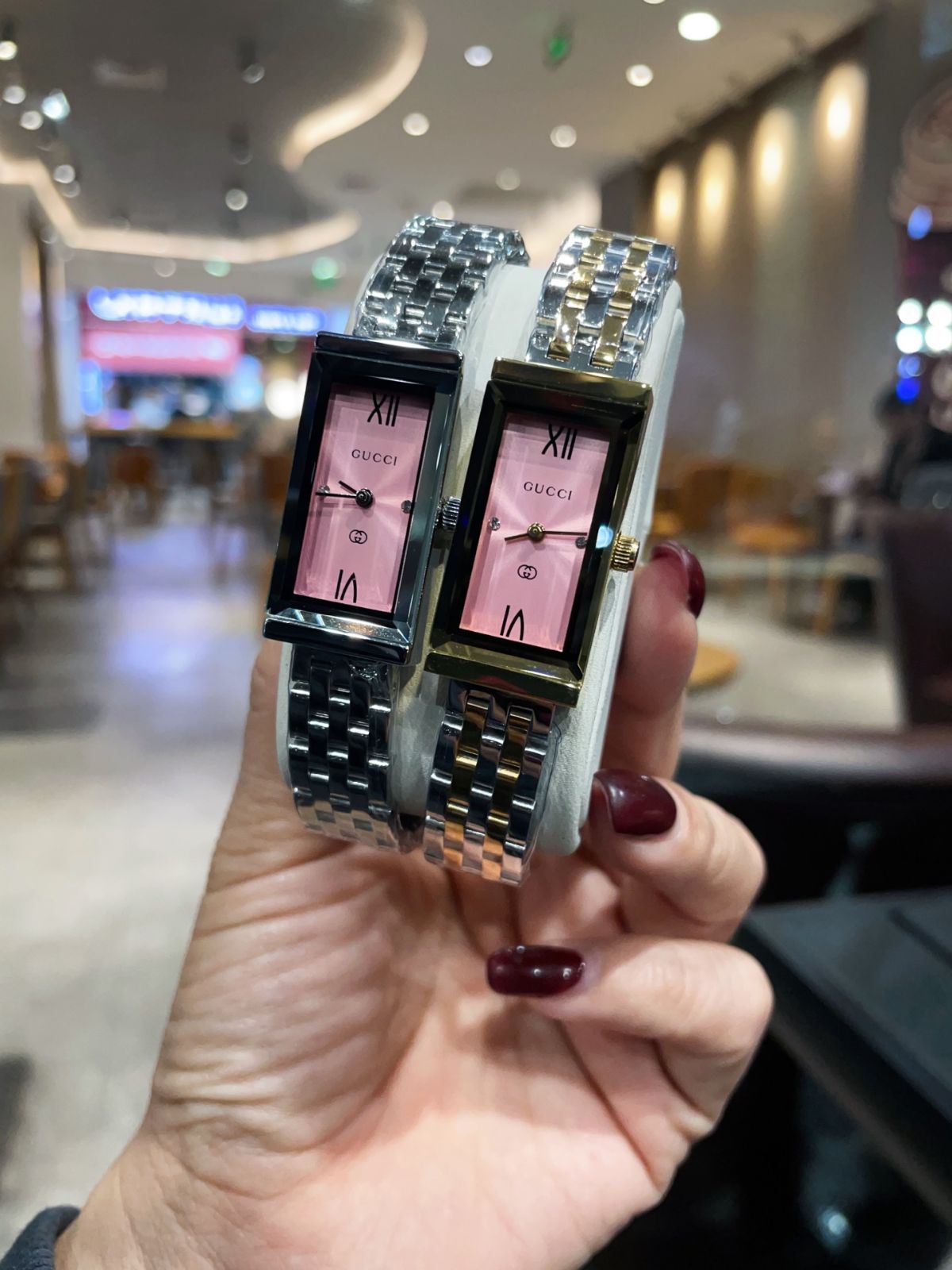 GUCCI スイス製 長方形ケース 時計　稼働品 今日特価】Gucci グッチ G-Frameシリーズ ?雅な長方形ケースを