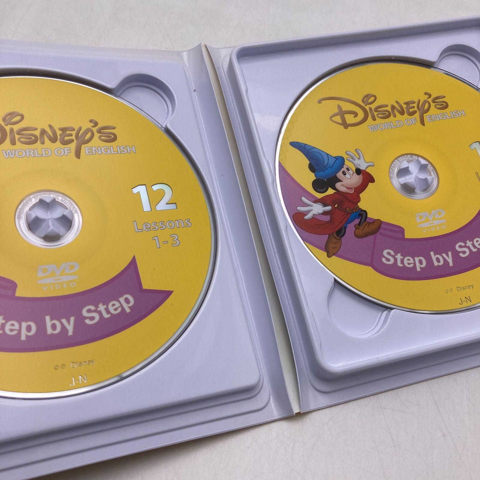 2015年購入 メインプログラムセット 絵本 CD DVD24枚 新子役 字幕あり ディズニー英語システム DWE Disney ワールドファミリー  中古 1005621 - メルカリ