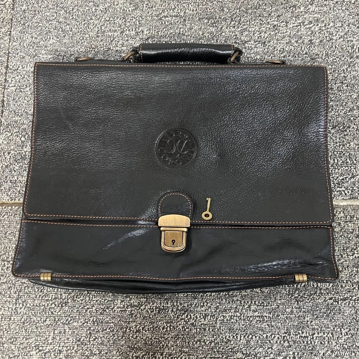 ⭐︎ ヴィンテージ ビジネスバック 鍵付き 黒 バーバリー レザー