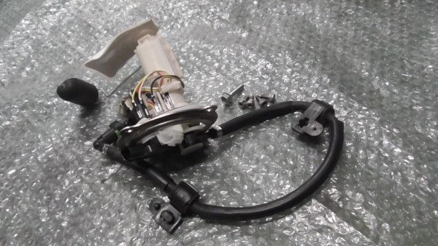 アクシスZ　SEJ6J-002xxx　の　燃料ポンプ:#1737423592