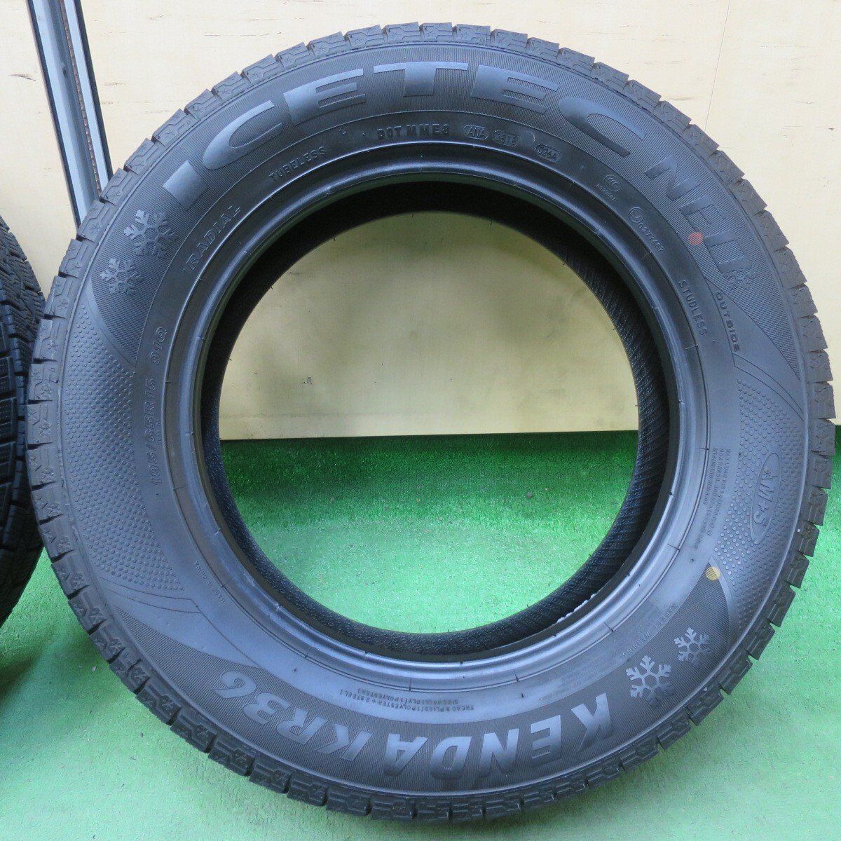 バリ溝！9.5分☆スタッドレス 195/65R15 ケンダ KR36 アイステック 