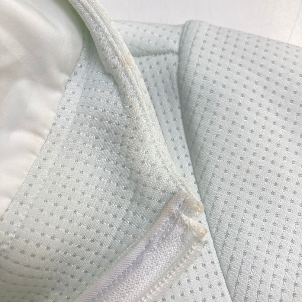 ジップパーカー