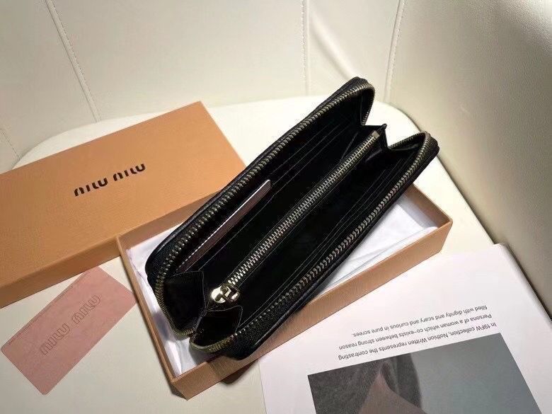miumiuウォレット/財布、両用パスケース、カード/キーケース
