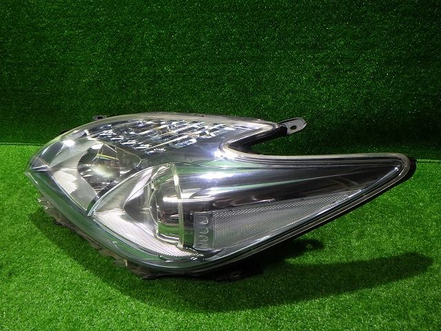 プリウスα　ZVW41W☆左ヘッドライト　85967-47020☆T69-47 プリウスα ZVW41W☆左ヘッドライト 85967-47020☆T69-47