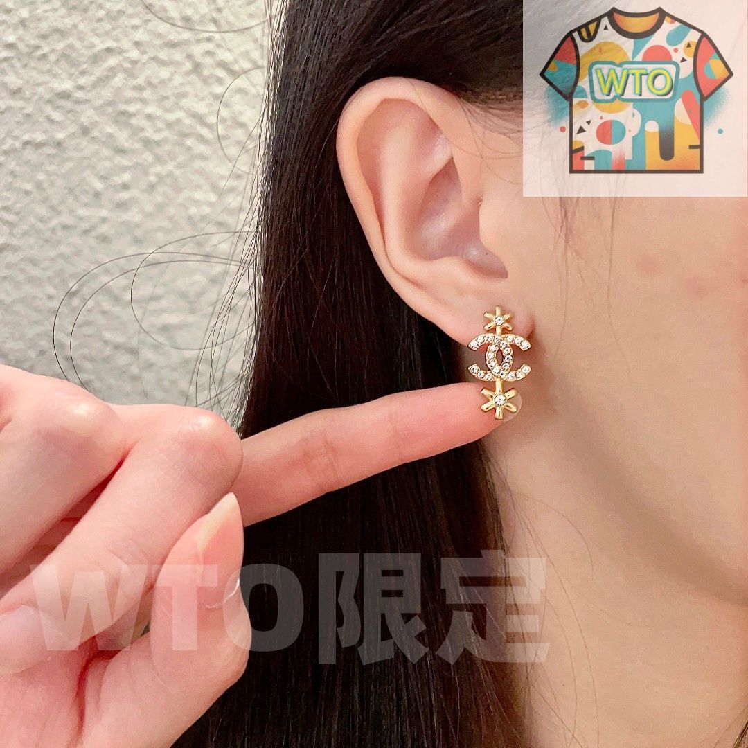 ヴィンテージシャネル　ピアス 今日WTO】Chanel ヴィンテージ アルファベット ピアス！送料無料