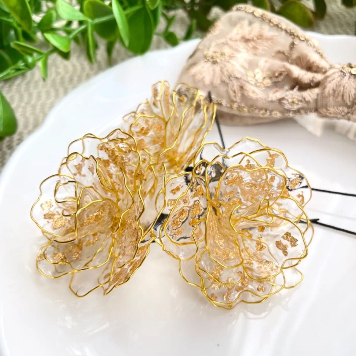 金箔をまとった薔薇の髪飾り ＊インド刺繍のリボン ＊アメリカン