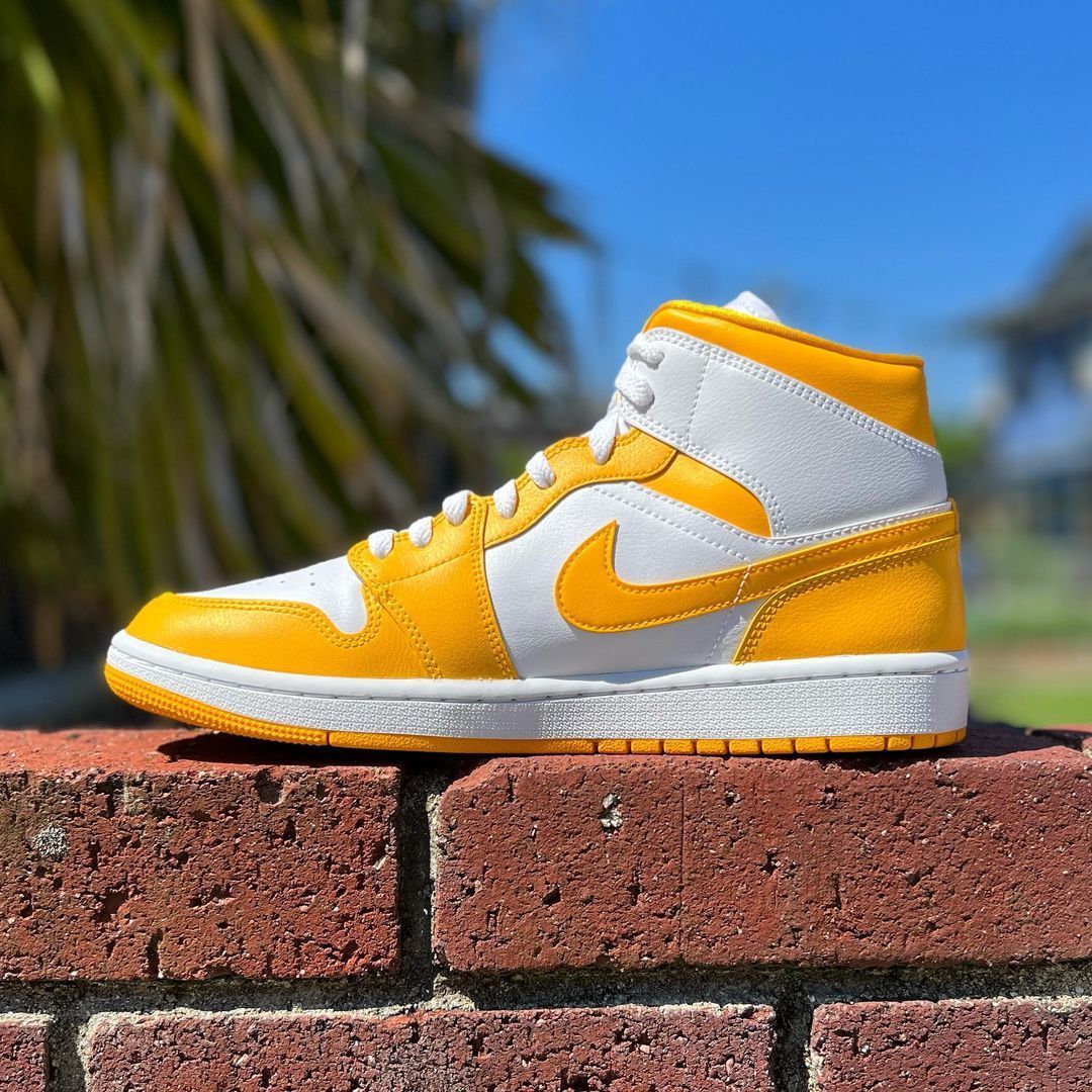 BQ6472 117 Nike Air Jordan 1 Mid Lemon