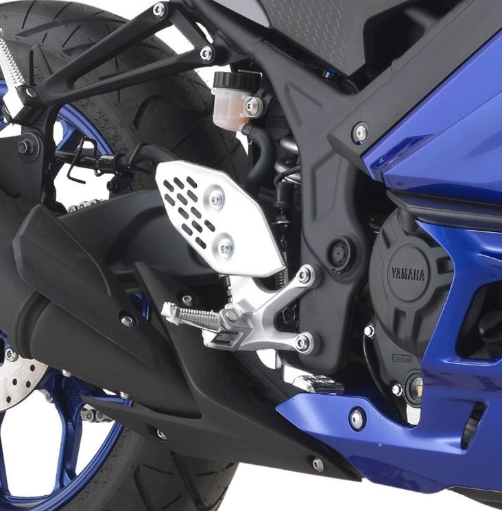 フットペグペダル ヤマハM&T07 MT09 MT10 YZF R&3 R25 RC150