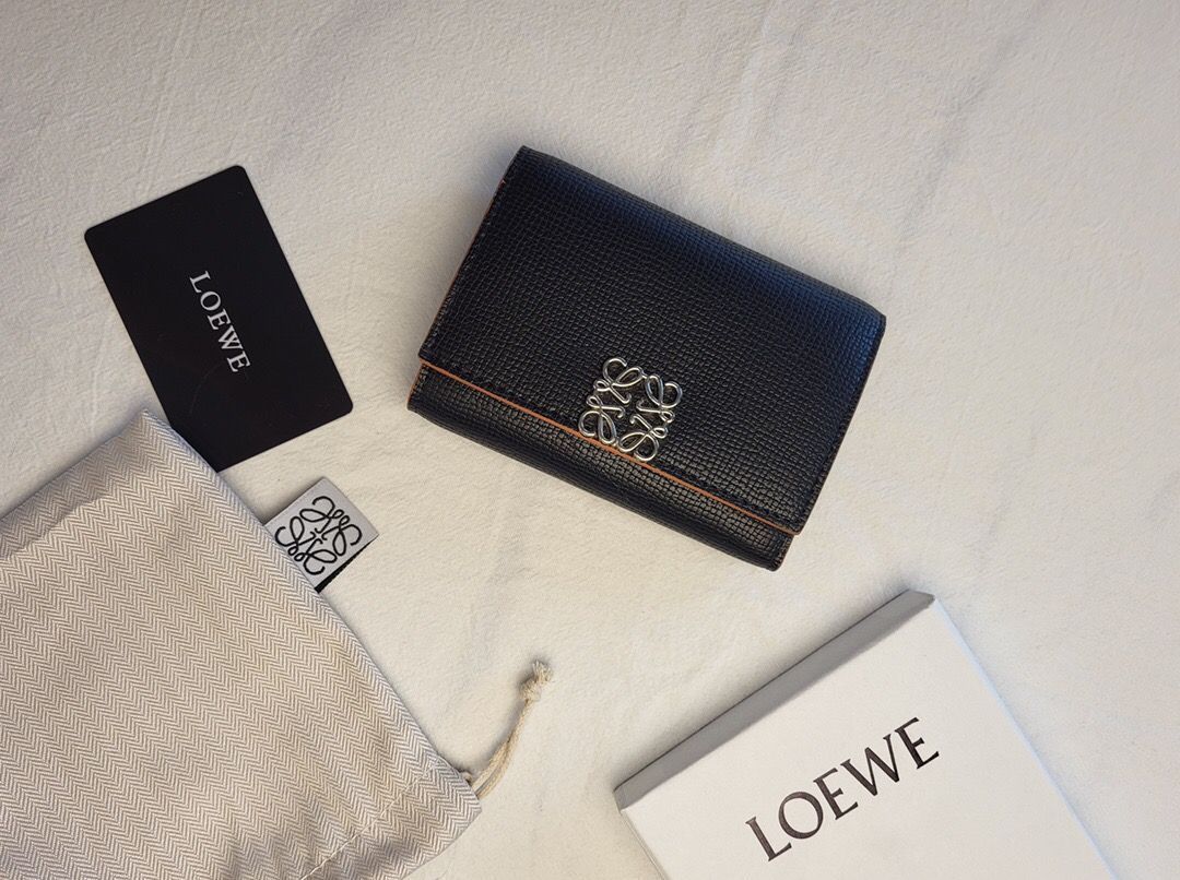 半額 福袋の通販 LOEWE ブラック 三つ折り財布 小物